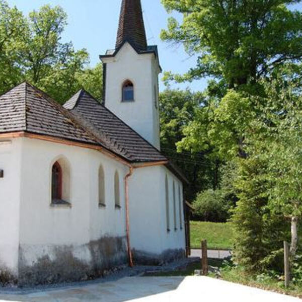 Kronbergkirche / © Pfarrgemeinde St. Georgen im Attergau Kronbergkirche