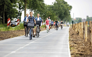 Dieser Radweg erzeugt Strom. Der Bodenbelag besteht aus Solarzellen.