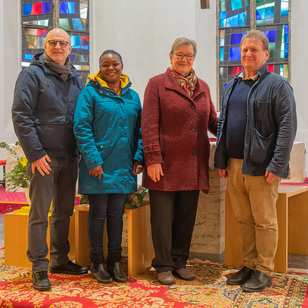 Reisesegen für das Team Kakonko / Foto Haijes Günther Humer (Projektleiter), Stella Baradyana, Maria Spernbauer, Thomas Pauzenberger