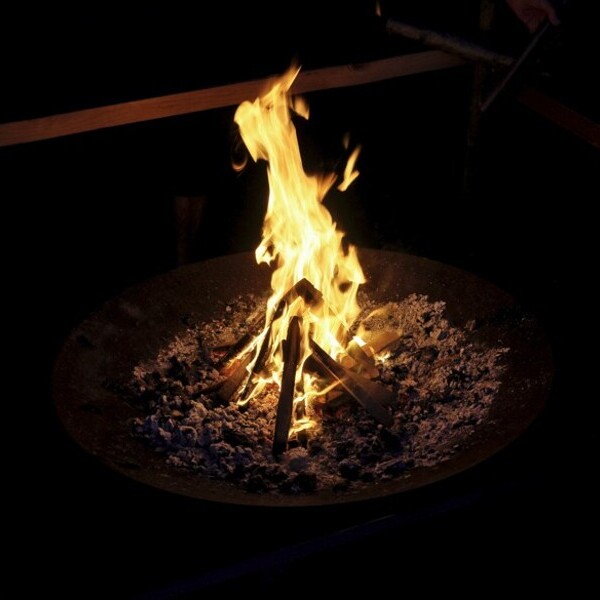 Lagerfeuer / Robert Walkner